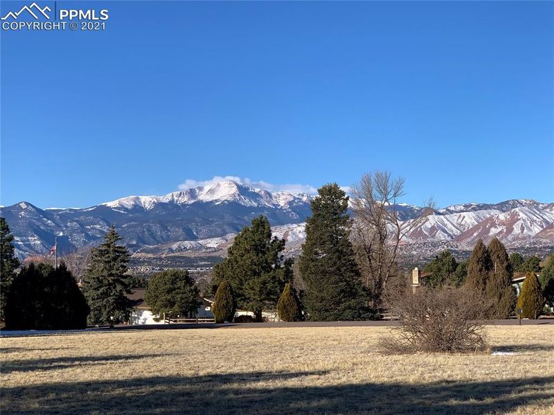 7351 Bell Dr, Colorado Springs, CO 80920