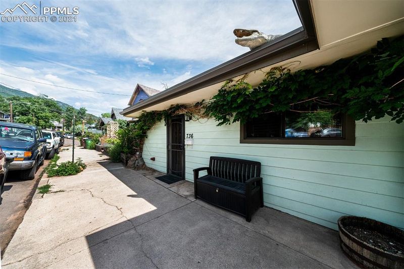736 Duclo Ave, Manitou Springs, CO 80829