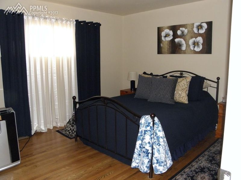 736 Hallam Ave, Colorado Springs, CO 80911