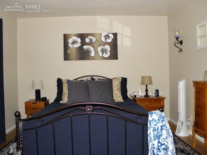 736 Hallam Ave, Colorado Springs, CO 80911