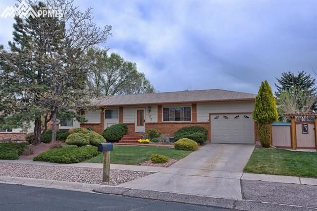737 Crown Ridge Dr, Colorado Springs, CO 80904