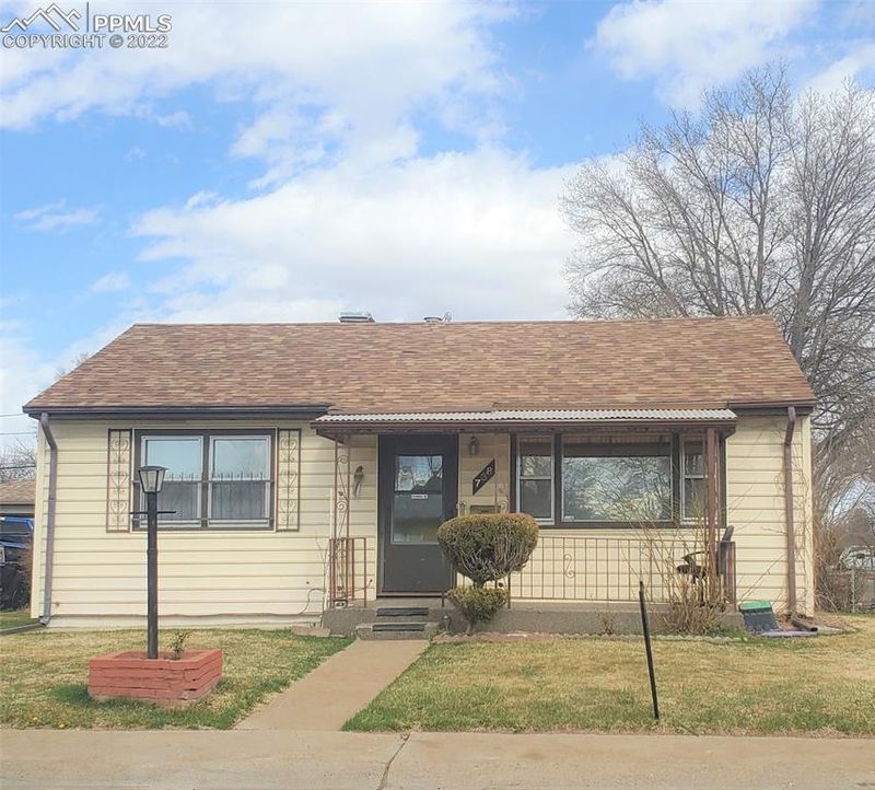 738 Airlane Ave, Pueblo, CO 81005