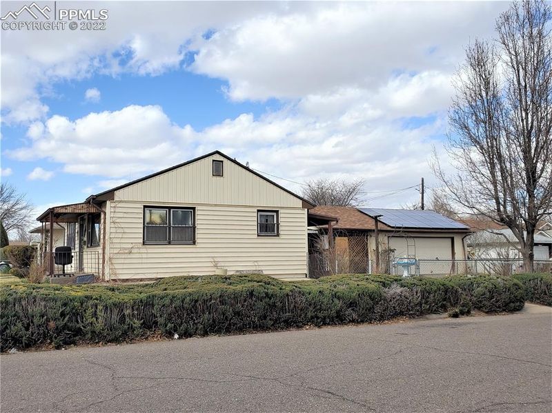 738 Airlane Ave, Pueblo, CO 81005