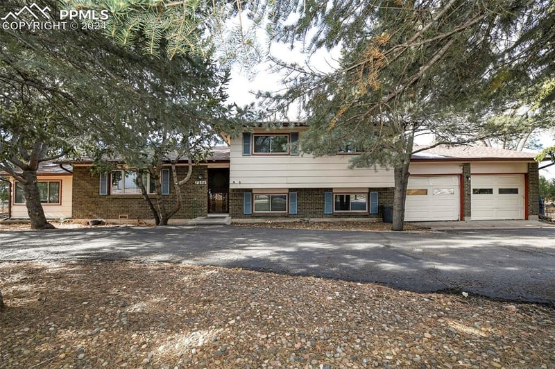 7386 Bell Dr, Colorado Springs, CO 80920