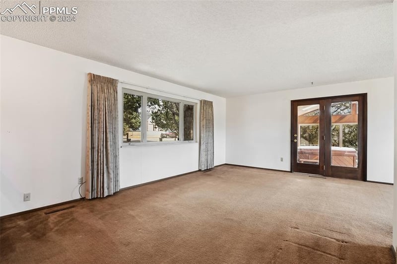7386 Bell Dr, Colorado Springs, CO 80920