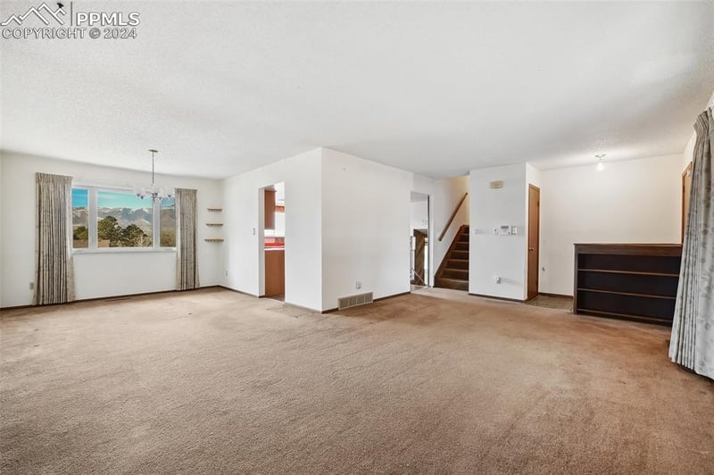 7386 Bell Dr, Colorado Springs, CO 80920