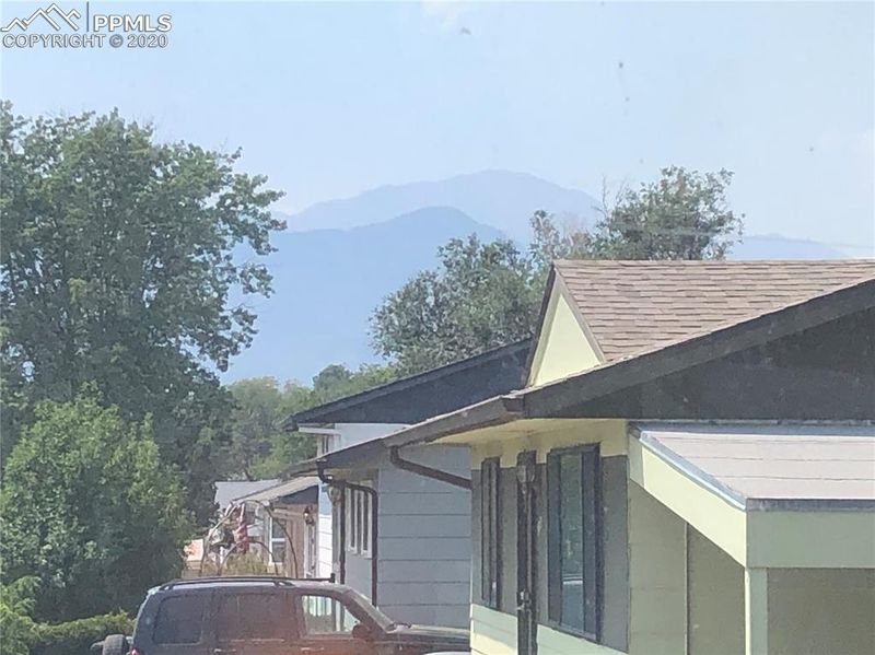 739 Winnepeg Dr, Colorado Springs, CO 80910