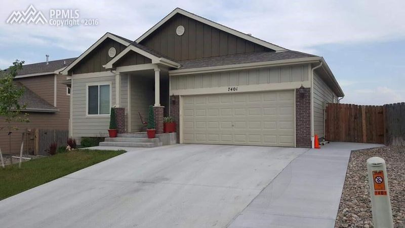 7401 Willowdale Dr, Fountain, CO 80817