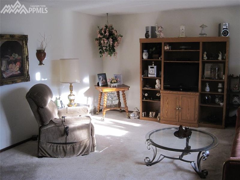 7402 Walker Dr, Colorado Springs, CO 80920