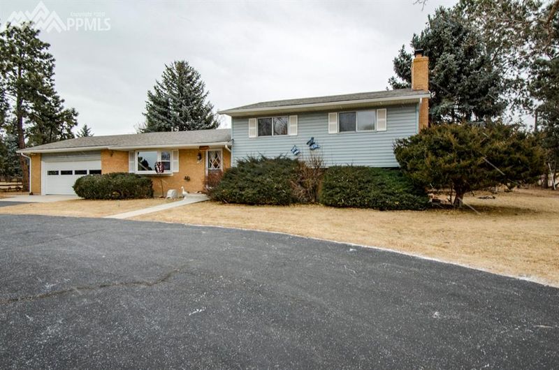7403 Ross Dr, Colorado Springs, CO 80920