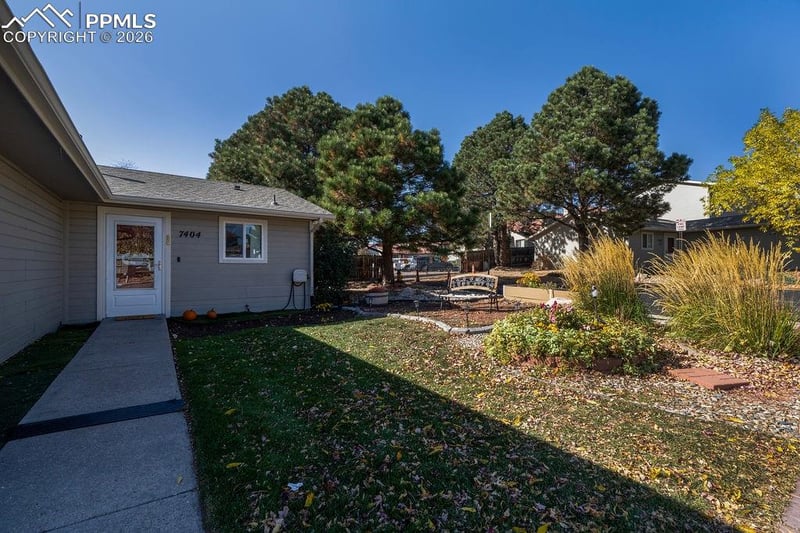 7404 Casa Grande Ct, Colorado Springs, CO 80920