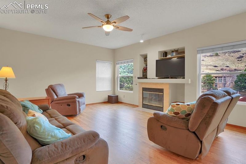 7405 Julynn Rd, Colorado Springs, CO 80919