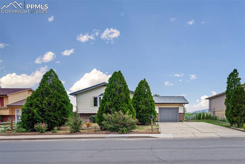 7410 Caballero Ave, Colorado Springs, CO 80911