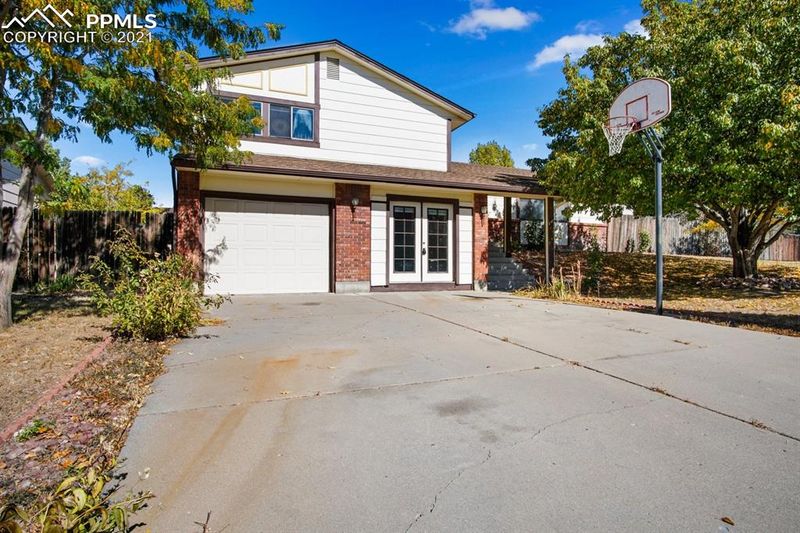 7410 Cabin Ridge Dr, Colorado Springs, CO 80911