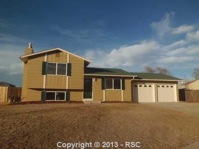 7410 River Bend Rd, Colorado Springs, CO 80911