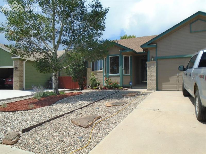 742 Progress Dr, Fountain, CO 80817
