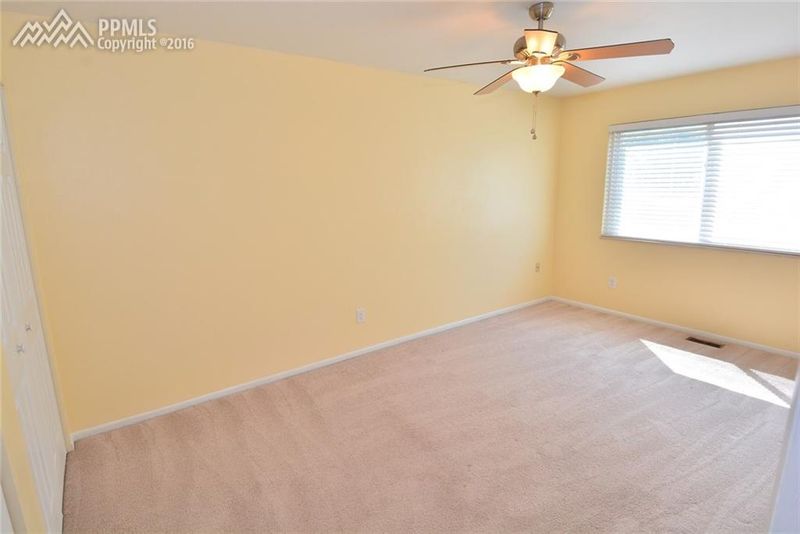 7425 Vineland Trl, Colorado Springs, CO 80911