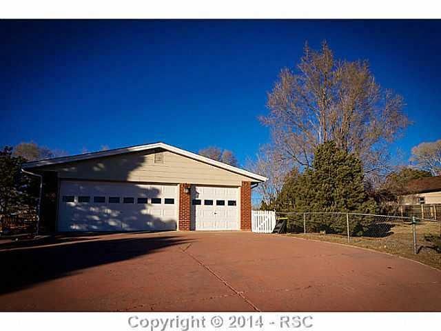 7425 Walker Dr, Colorado Springs, CO 80920