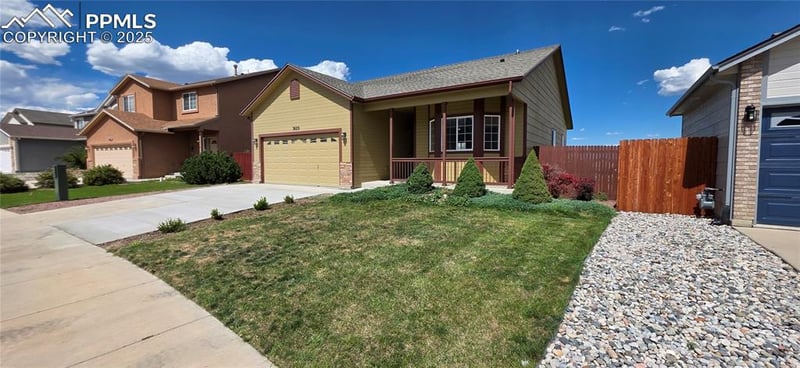 7429 Sun Prairie Dr, Colorado Springs, CO 80925