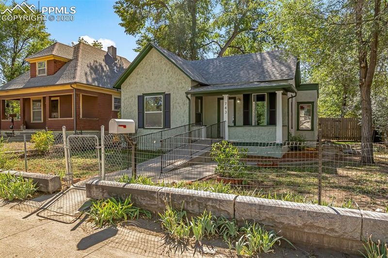 743 E Cimarron St, Colorado Springs, CO 80903