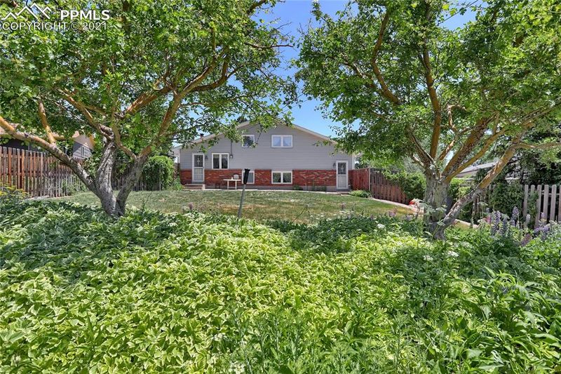 743 Ellston St, Colorado Springs, CO 80907