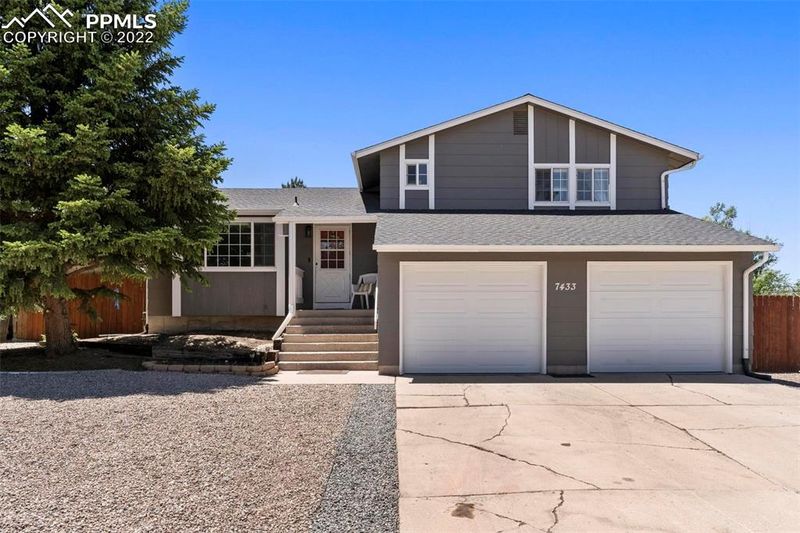 7433 River Bend Rd, Colorado Springs, CO 80911