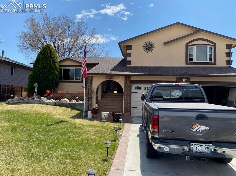 7435 Painted Rock Dr, Colorado Springs, CO 80911