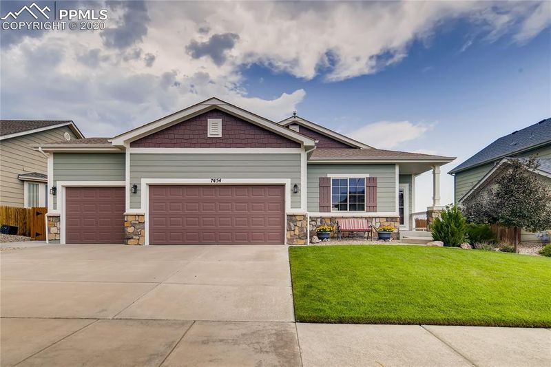 7454 Creekfront Dr, Fountain, CO 80817