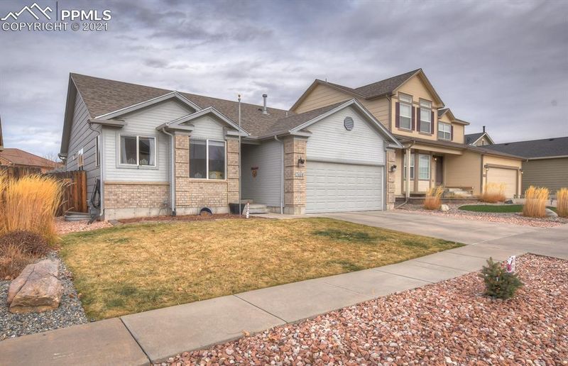 7466 Legend Hill Dr, Colorado Springs, CO 80923