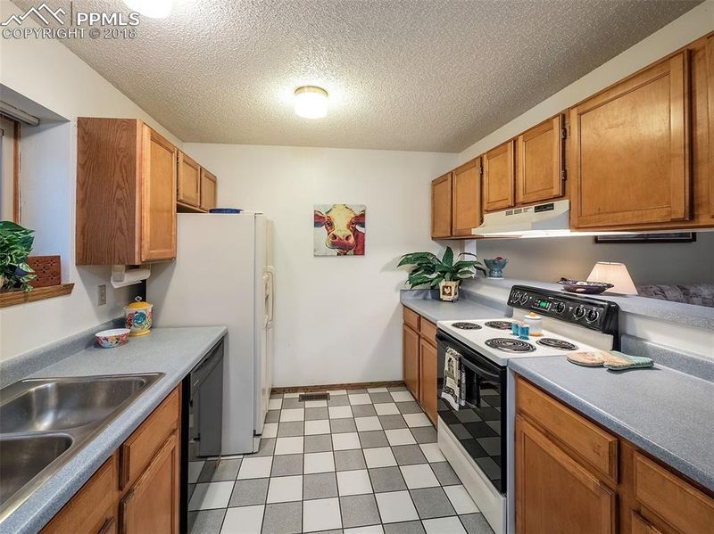 7478 Arroyo Grande Ct, Colorado Springs, CO 80920