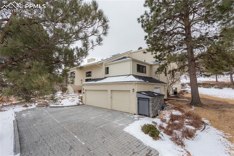 75 Childe Dr, Colorado Springs, CO 80906