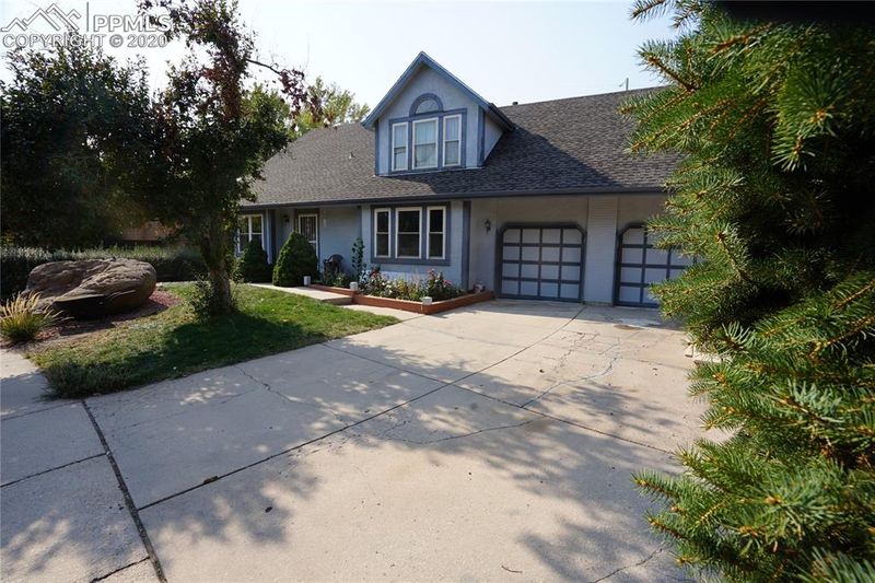 750 Derry Pl, Colorado Springs, CO 80918
