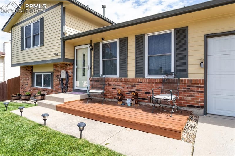 7519 Red Mountain Dr, Colorado Springs, CO 80920