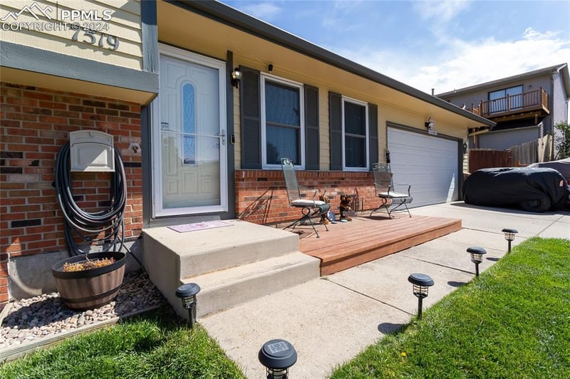 7519 Red Mountain Dr, Colorado Springs, CO 80920