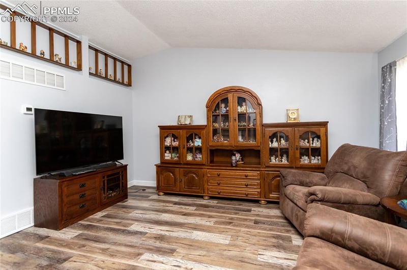 7519 Red Mountain Dr, Colorado Springs, CO 80920