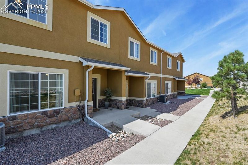 7525 Forest Meadows Ave, Colorado Springs, CO 80908