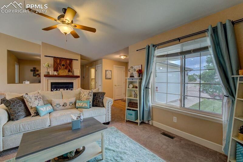 7527 Willowind Dr, Colorado Springs, CO 80922