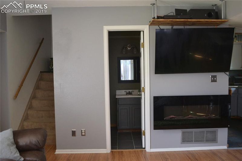 754 Century Pl #B, Monument, CO 80132