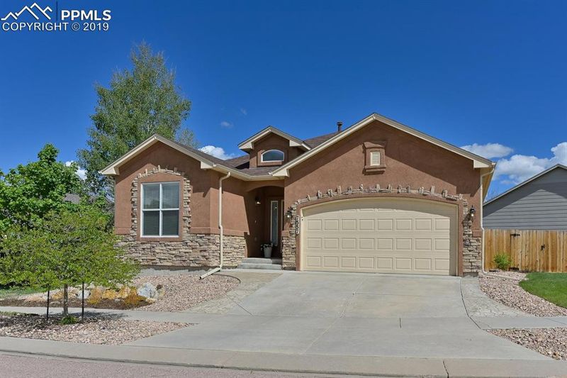 7557 Amberly Dr, Colorado Springs, CO 80923