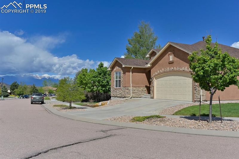 7557 Amberly Dr, Colorado Springs, CO 80923