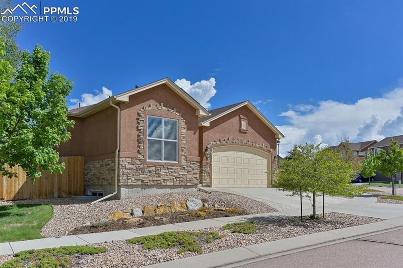 7557 Amberly Dr, Colorado Springs, CO 80923