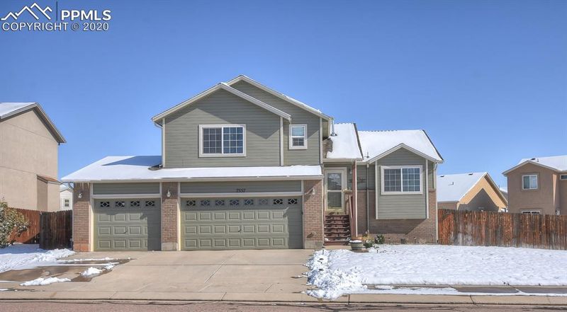 7557 Waterside Dr, Colorado Springs, CO 80925