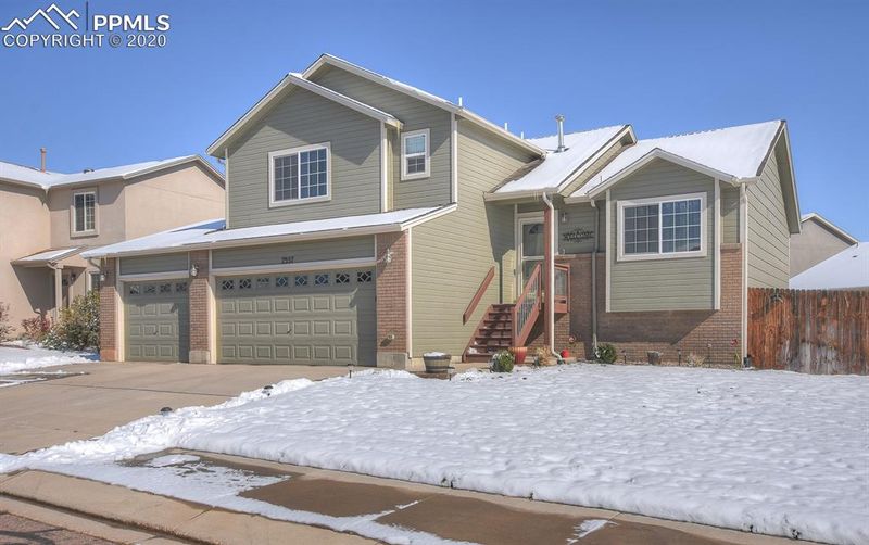 7557 Waterside Dr, Colorado Springs, CO 80925