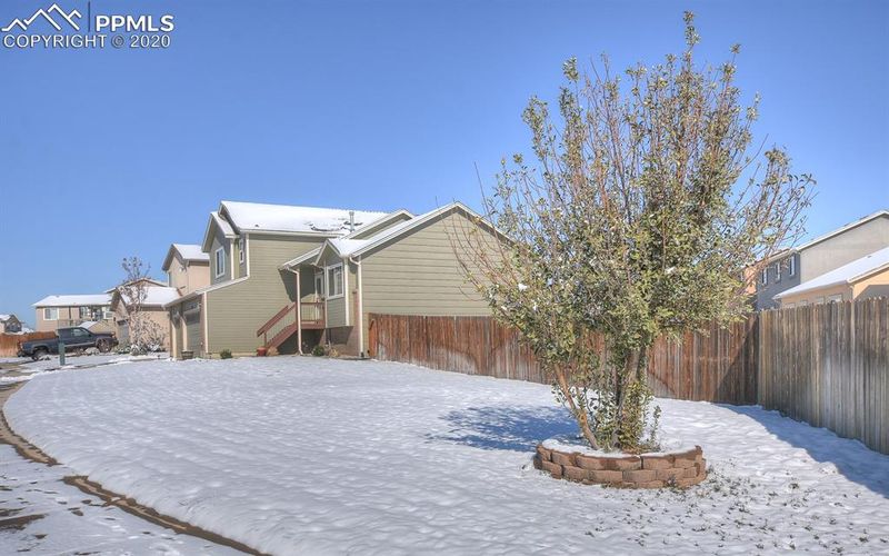 7557 Waterside Dr, Colorado Springs, CO 80925