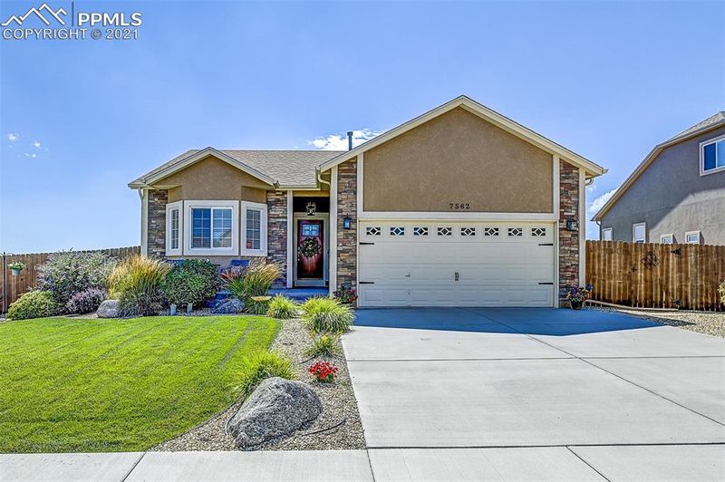 7562 Waterside Dr, Colorado Springs, CO 80925