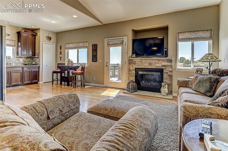 7562 Waterside Dr, Colorado Springs, CO 80925