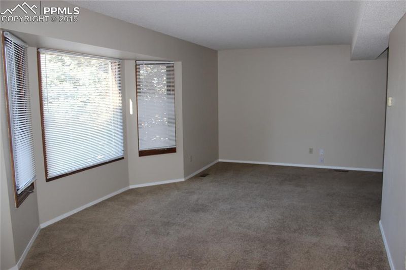 7565 Bell Dr, Colorado Springs, CO 80920