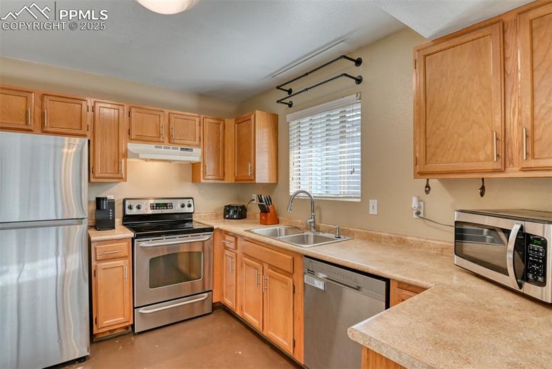 7570 Picacho Ct, Colorado Springs, CO 80920