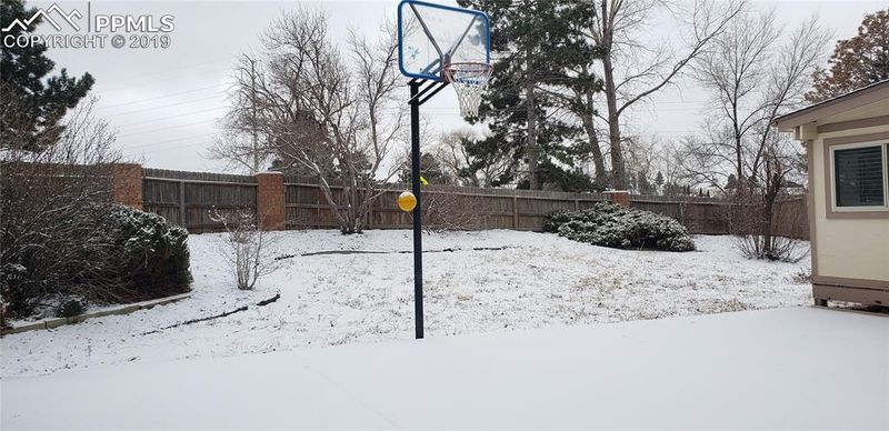 7575 Hickorywood Dr, Colorado Springs, CO 80920