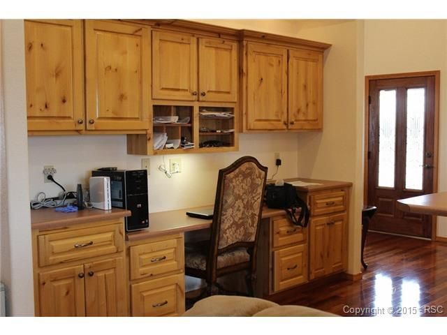 7590 Lakeview Dr, Pueblo, CO 81005